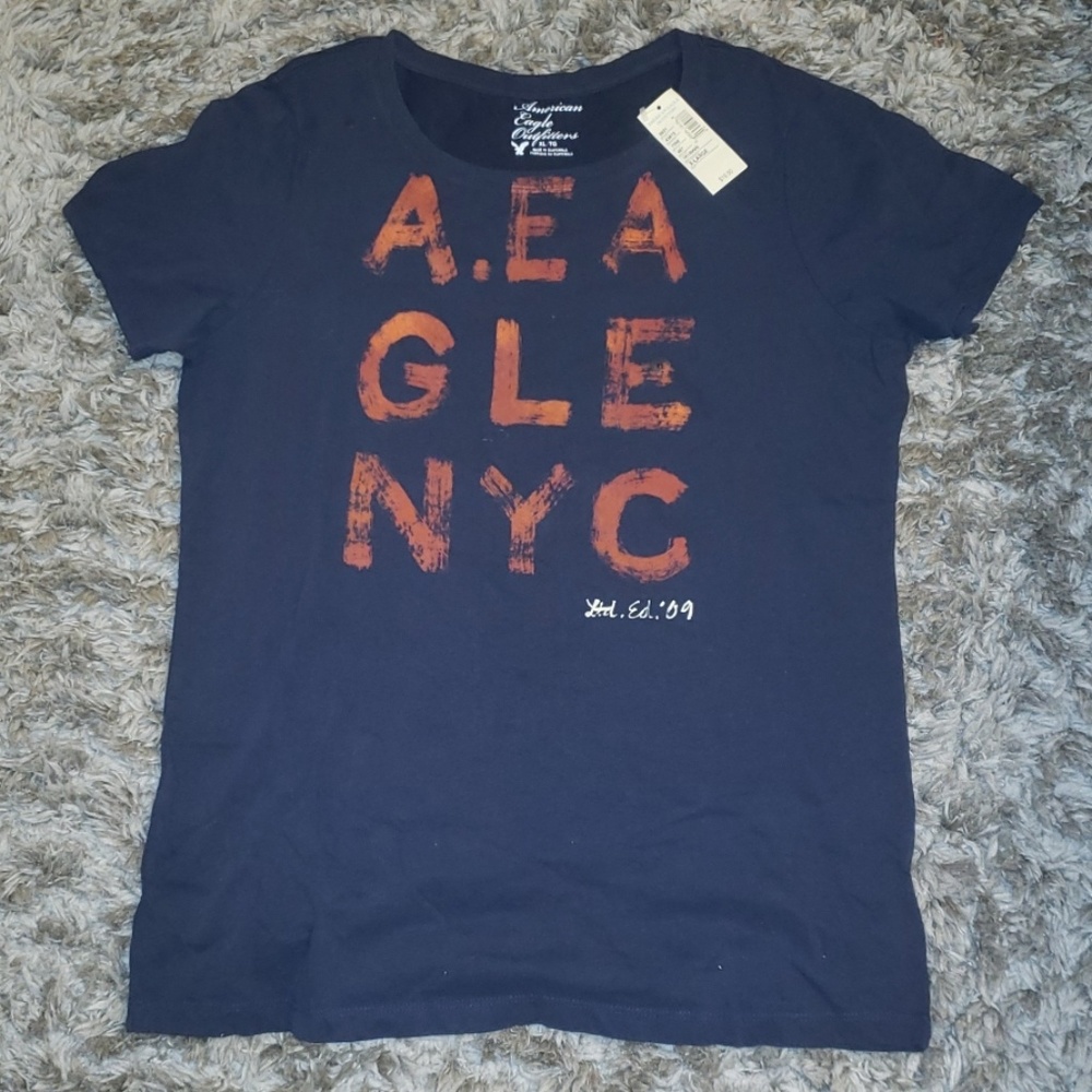 AE tee size XL